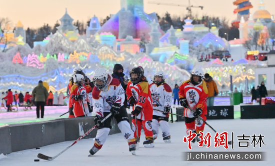 ���������L(zh��ng)����ѩ����؅��ӱ����\(y��n)��(d��ng) (�Y�ψD)����/�z