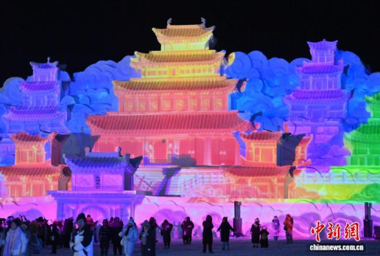 12��26�գ������L��ɽ��ѩ��桰�����m����ʽ������������ �z