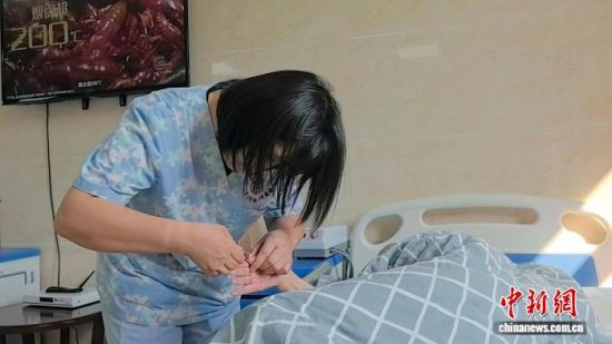 ���������ڽo���˼�ָ����ʯ���� �z